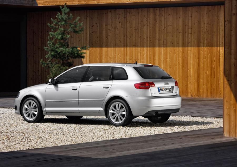  Audi A3 Sportback TFSI (8PA) 2010 года  (WW) (фото 16 из 24)